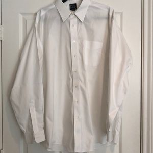 Jos A Bank Traveler’s Collection 17 1/2 - 36